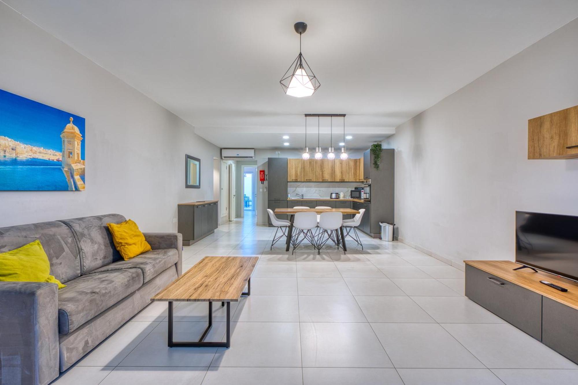 Unique Two Bedroom Apt With Huge Outdoor Area And Close To Entertainment Is-Swieqi Eksteriør bilde