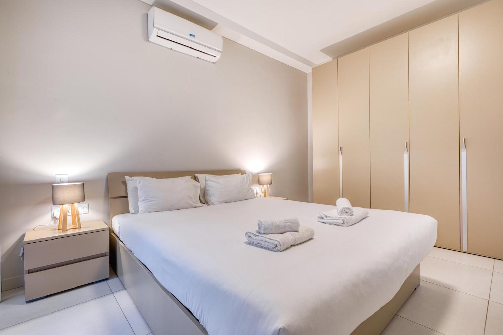 Unique Two Bedroom Apt With Huge Outdoor Area And Close To Entertainment Is-Swieqi Eksteriør bilde